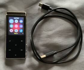 Agptek A01t 8gb Mp3 Player With Charge Cord Silver/black Gd Tested Fmradio Recorder