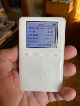 Apple 54367 Ipod Classic 3rd Generation 15 Gig New Battery 3200 Songs Working