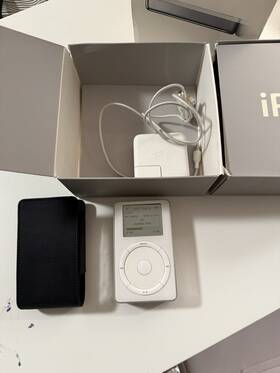 Apple 718908466360 Ipod Classic 2nd Generation White 20 Gb Mint Condition M8741ll/c