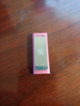 Apple 718908924648 Ipod Shuffle 3rd Generation Pink 2 Gb Works Great