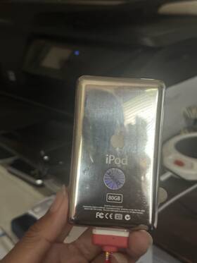 Apple 835/587 Ipod 5th Generation 80 Gb Euc Fully Functional