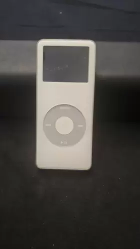 Apple 885909055180 Ipod Nano 1st Generation White 4 Gb A1137 - Bad Screen- Parts Only
