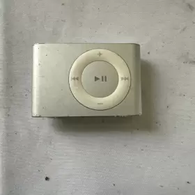 Apple 885909116454 Ipod Shuffle 2nd Generation Silver 1 Gb