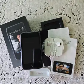 Apple 885909121472 Ipod Touch 8gb Black Ma623ll/a 100% Authentic