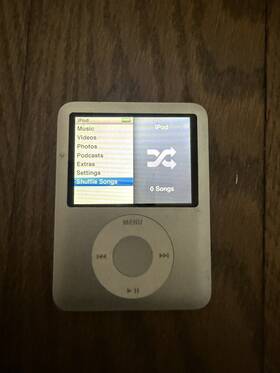 Apple 885909187799 Ipod Nano A1236 8 Gb Silver - 3rd Generation Mb247ll/a