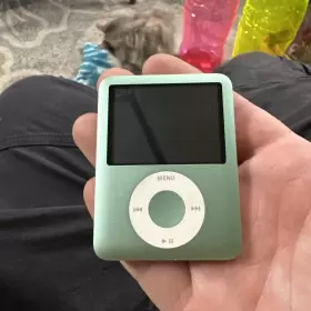 Apple 885909219223 8gb Ipod Nano - 3rd Generation A1236 Works Plugged In
