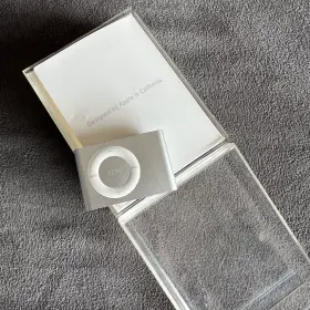 Apple 885909230877 1 Infinite Loop A1204 Ipod Shuffle 2 Gb Mb519ll/a Not Tested As Is