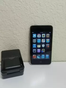 Apple 885909232406 Ipod Touch 2nd Generation Black 8 Gb Model # Mc086ll / A1288