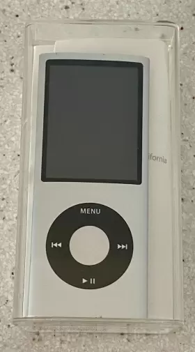 Apple 885909240906 Ipod Nano 4th Generation Silver 8 Gb