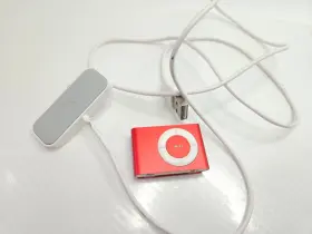 Apple 885909268641 Ipod Shuffle 2nd Generation Special Edition Project Red 1 Gb Works
