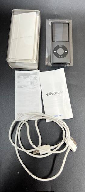Apple 885909279524 Ipod Nano 4th Generation 16gb Black Mb918ll/a Mp3 Media Player - Works
