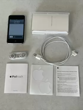 Apple 885909313013 Ipod Touch 2nd Generation 8gb A1288 With Charger Box Inserts Bundle