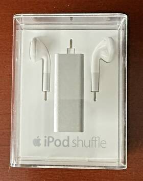 Apple 885909363674 Ipod Shuffle 3rd Gen A1271 4gb Silver Mb867ll/b- - New-unused-collectible