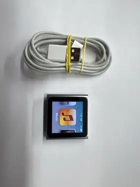 Wbp007263 Apple 885909424962 Ipod A1366 Nano Mc688ll 8gb 697 Songs