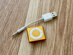 Apple 885909432929 Ipod Shuffle 4th Gen. - Orange 2 Gb Tested And Working