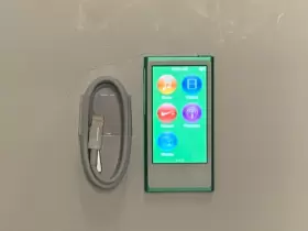 Apple 885909565078 Ipod Nano 7th Generation Green 16 Gb Bundle Excellent Condition