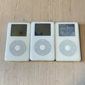 A1059-mp102 Apple Lot Of 3 Ipod Model-a1059/mp102 20-40gb Broken White For Parts/repair Read