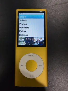 Apple A1285 Mb748ll Ipod Nano 4th Generation Mp3 8gb Gold Charging Cable Bundle
