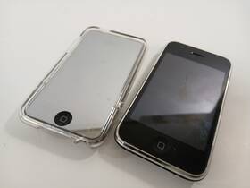 Apple Ipod 1303 Old Iphone And