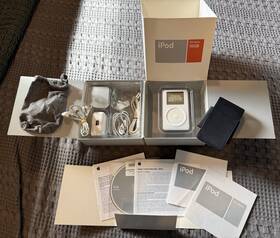 Apple Ipod 718908466353 Classic 2nd Generation 10g M8740ll Super Clean Boxed Set