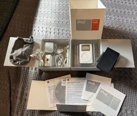 Apple Ipod 718908466353 Classic 2nd Generation 10g M8740ll Super Clean Boxed Set