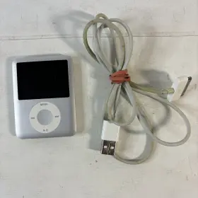 Apple Ipod 885909164691 Bundled Nano 8gb 3rd Gen Silver Model A1236 Usb Charger - Bad Battery
