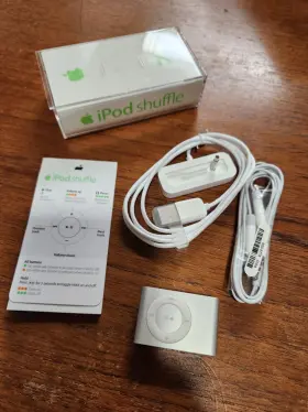 Apple Ipod 885909186754 New Open Box Silver Shuffle 2nd Gen Clip On A1204 1 Gb Nib