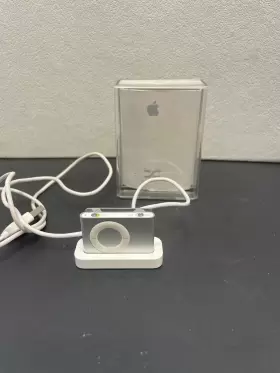 Apple Ipod 885909268108 1gb Shuffle Silver A1204 Bundle - 2nd Generation Tested