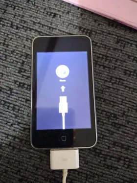 Apple Ipod 885909312917 Touch 8gb 2nd Gen . For Parts/repair
