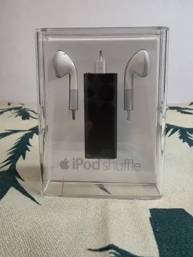 Apple Ipod 885909364077 Shuffle 3rd Gen 4gb A1271 Black
