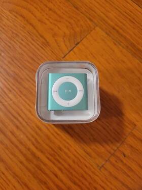 Apple Ipod 885909613533 New 2013 Factory Sealed 4th Gen. Green Shuffle 2gb