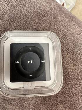 Apple Ipod 885909673230 Shufpfle 2gb Mp3 Player 4th Generation - Slate Me134ll/a