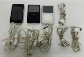 Apple Ipod A1288 A1238 A1136 Lot Of 3 Classic Video 5th Gen 30gb 80gb 8gb
