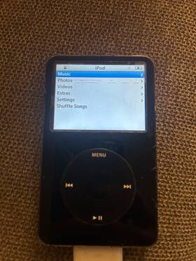 Apple Ipod Pa446ll Classic 5th Generation. A1136. Black. 30gb