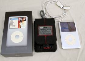 Apple Ipod Pb029ll/a Classic 80gb Silver A1238 With Box