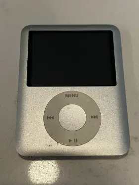 Ym817ffkyop Apple Ipod Nano- 3rd Generation Model A1236 4gb - Silver Read