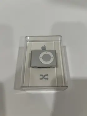 Apple Ma564ll/a A1204 Ipod Shuffle 16 Gb New In Box