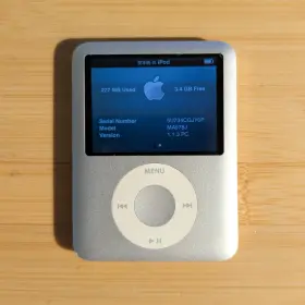 Ma978j Apple Ipod Nano 3rd Generation A1236 - Silver 4gb Tested/working