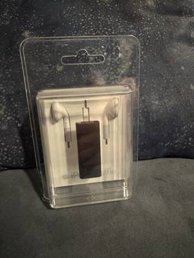 Apple Mc323qb/a Ipod Shuffle 3rd Generation Black 2gb New Collector Sealed Mc325ll/a