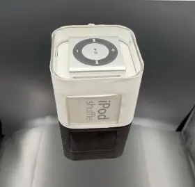 Mc584fd Apple Mc584fd/a Ipod Shuffle - 4th Generation Silver 2 Gb 2010 Model Mc584 Collector