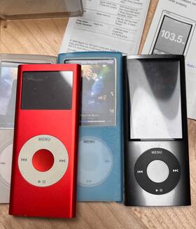 Apple Mco62ll/a Ipod Nano Silver 16 Gb 5th Generation A1320 Plus Bonus 2nd Gen 4gb