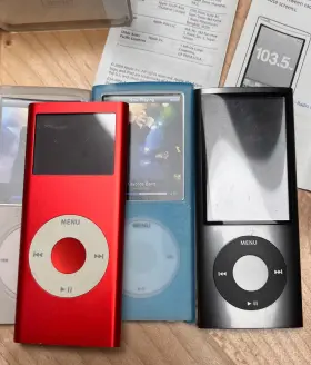 Mco62ll Apple Mco62ll/a Ipod Nano Silver 16 Gb 5th Generation A1320 Plus Bonus 2nd Gen 4gb