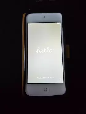 Mvj22ll Apple Mvj22ll/a Ipod Touch 7th Gen - Gold 128gb Used Great Condition With Case Bundle
