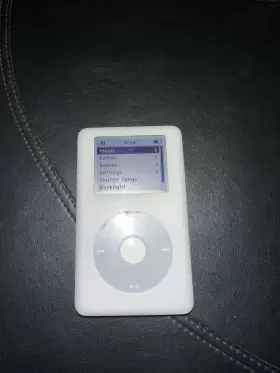 Pe435aaba Apple Ipod Classic 4th Generation White - Hp Invent 20 Gb Mp000