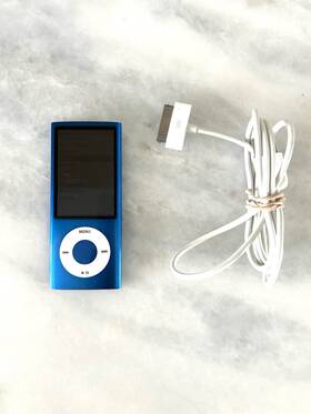 Apple Ymo11152726 Ipod Nano 5th Generation Blue 16 Gb Model A1320 And Charging Cord Tested