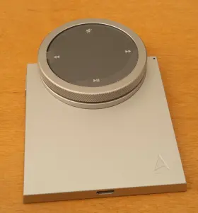 Ak-rm01 Astell & Kern Ak Rm01 Blue Tooth Remote Control For 380 And More Hard To Find