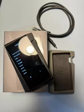 Sr35 Astell & Kern And Anorma Digital Audio Player With Case Dap Bundle