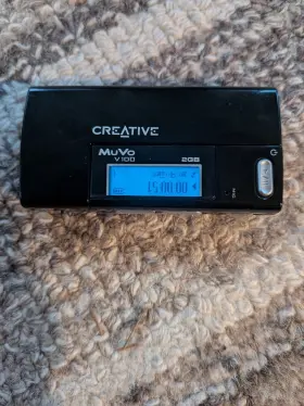 Creative 054651144903 Muvo V100 Black 2 Gb Digital Media Player