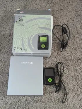 70pf207100181 Creative Zen V Plus Black/green 2 Gb Digital Media Player - Needs Repair