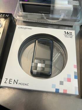 Creative Dvp-fl0007 Zen Mosaic 16gb Mp3 Digital Media Player With Accessories - Needs Battery